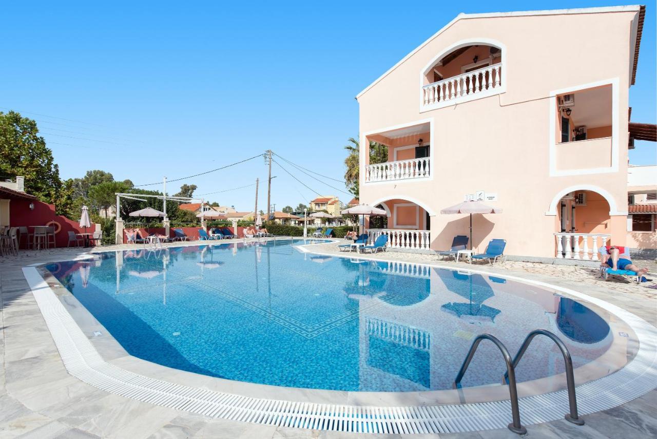 Eriva Hotel 아카라비 외부 사진